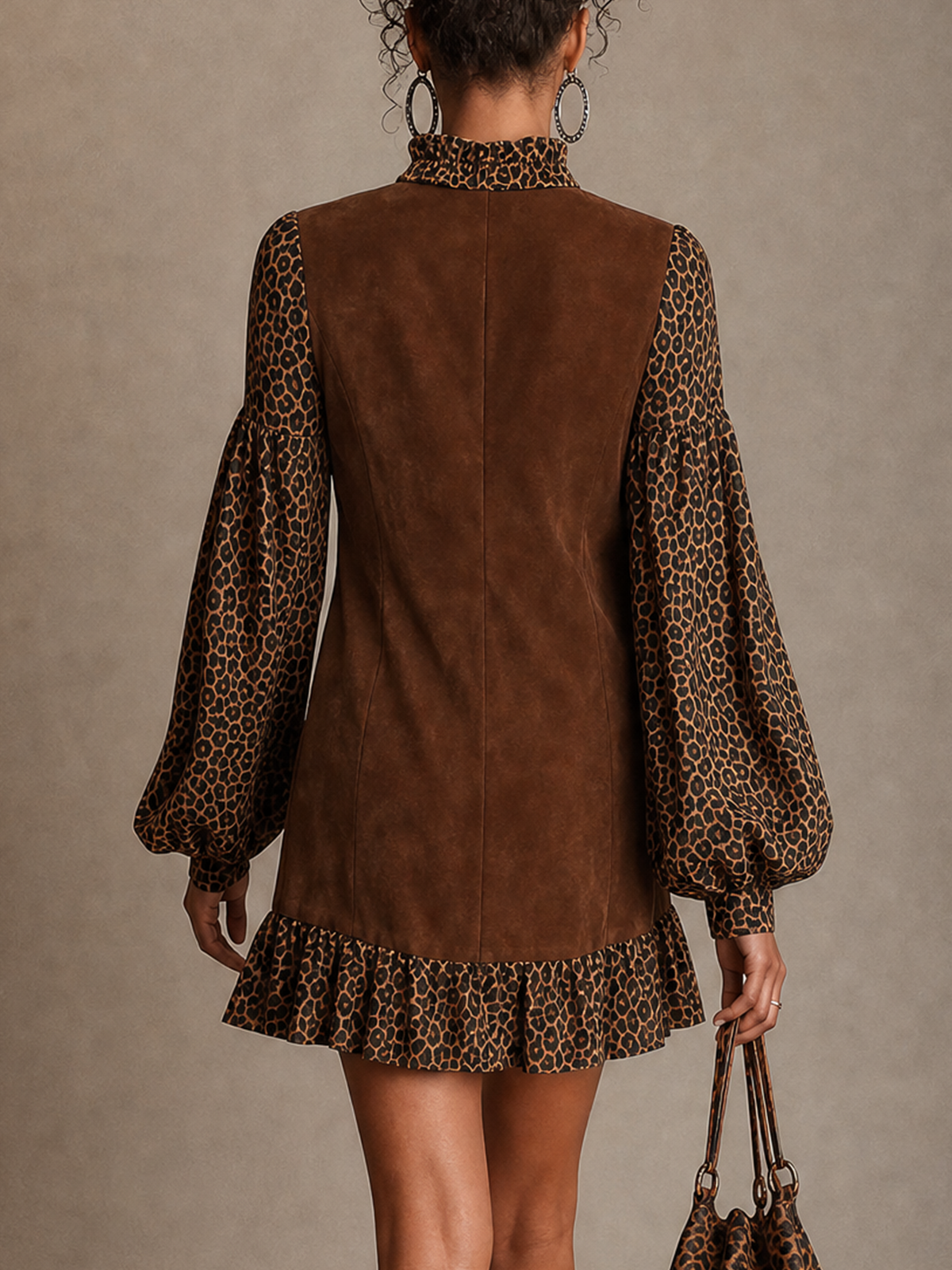 Robe mini marron léopard en daim