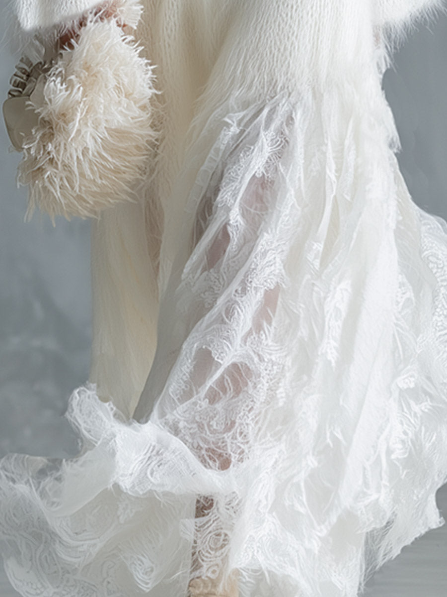 Robe longue blanche avec bas en dentelle