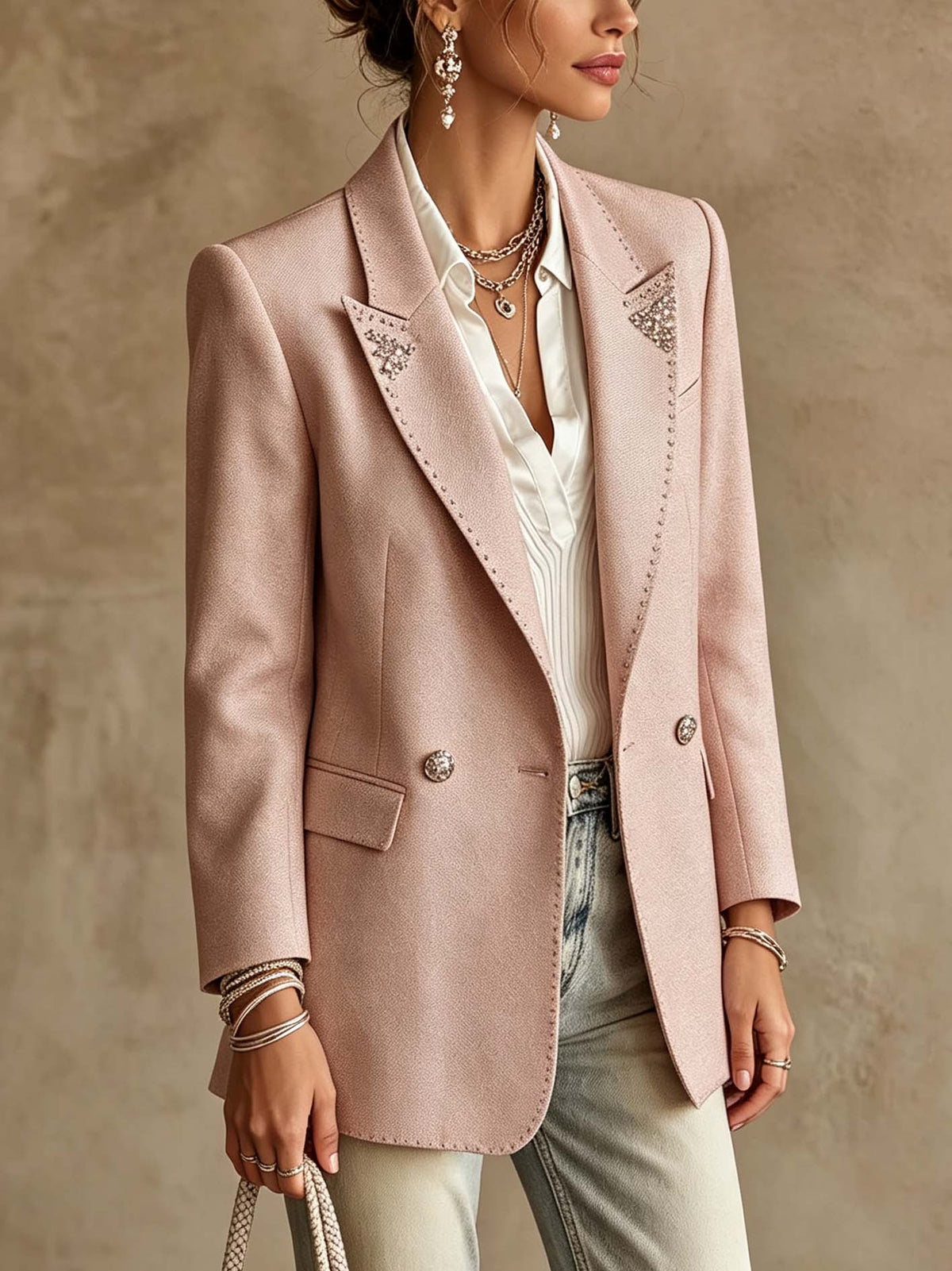 Blazer tailleur rose à ornements