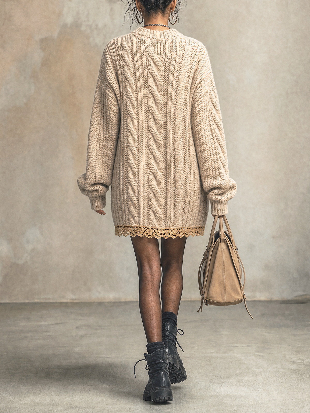 Robe courte beige oversize torsadée