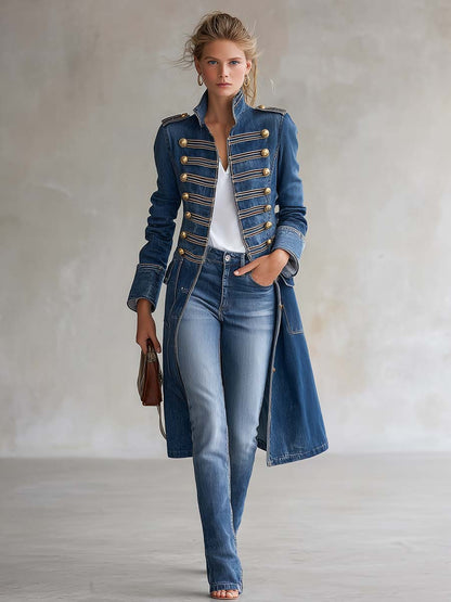 Joséphine | Manteau officier en denim délavé, boutons dorés.