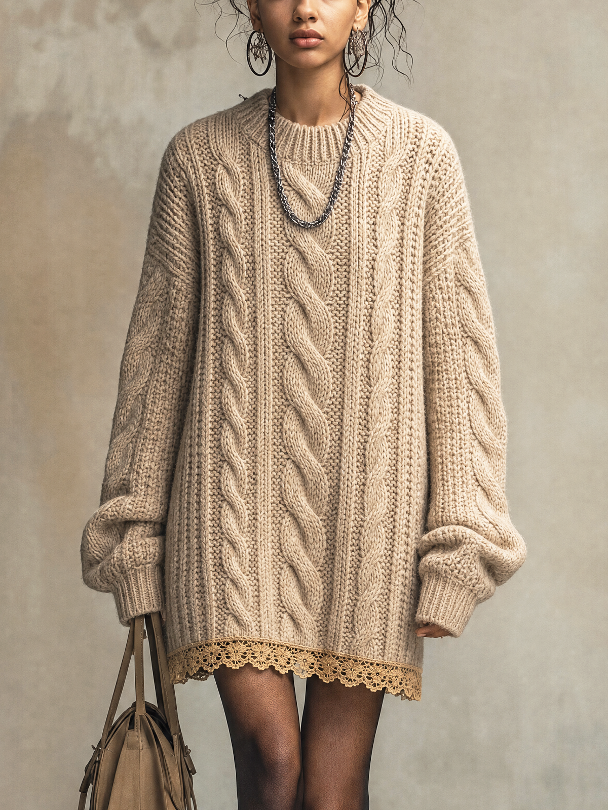 Robe courte beige oversize torsadée
