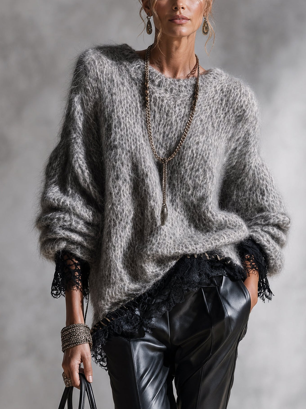 Pull gris en mohair avec dentelle
