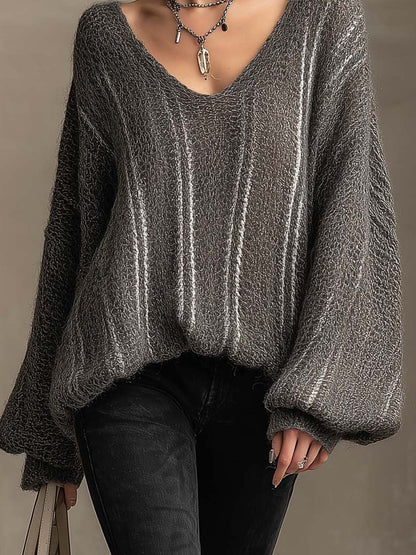 Suéter gris carbón afelpado cuello V