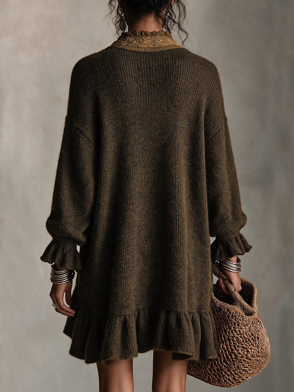 Robe courte brodée vert olive