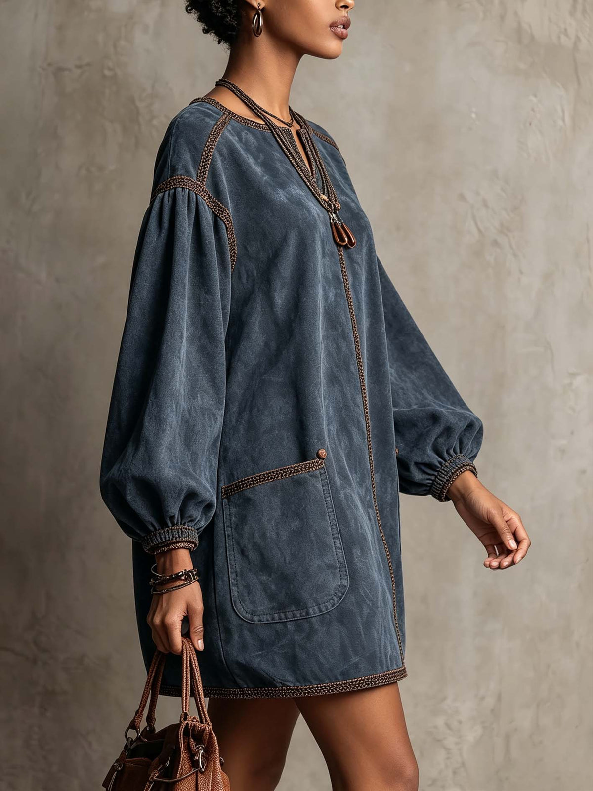 Robe courte en daim bleu poudré