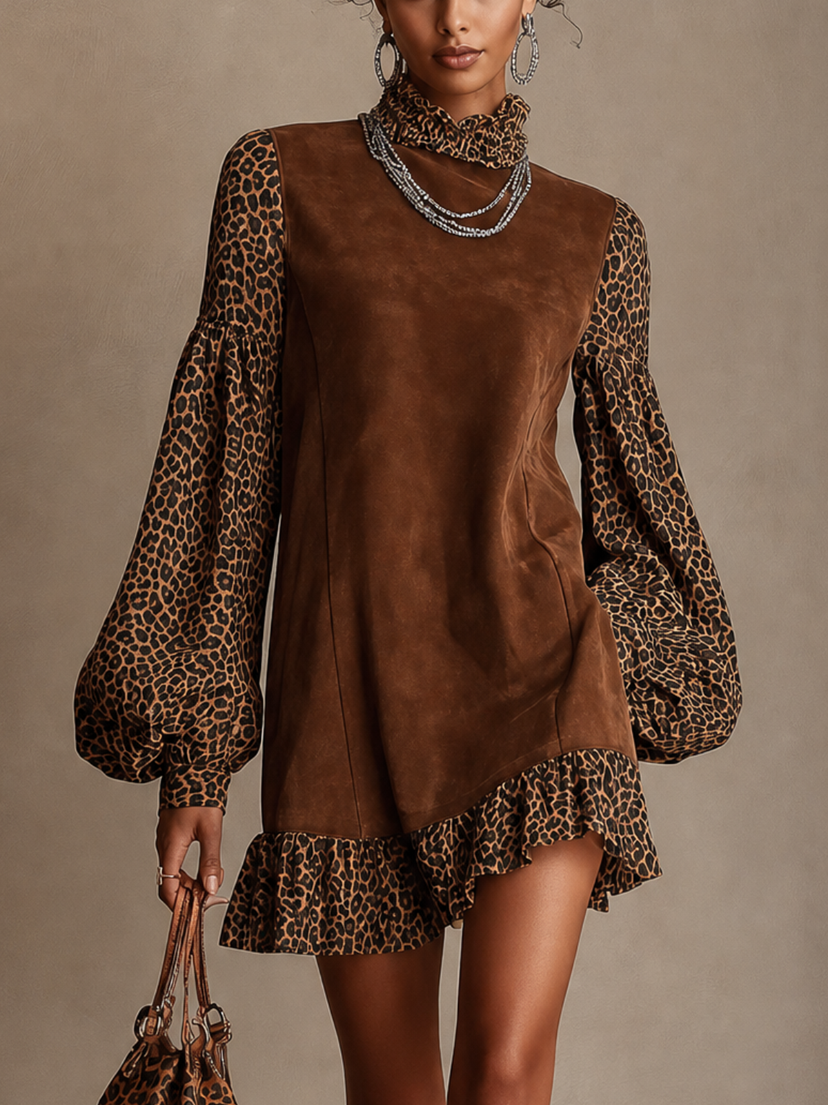 Robe mini marron léopard en daim