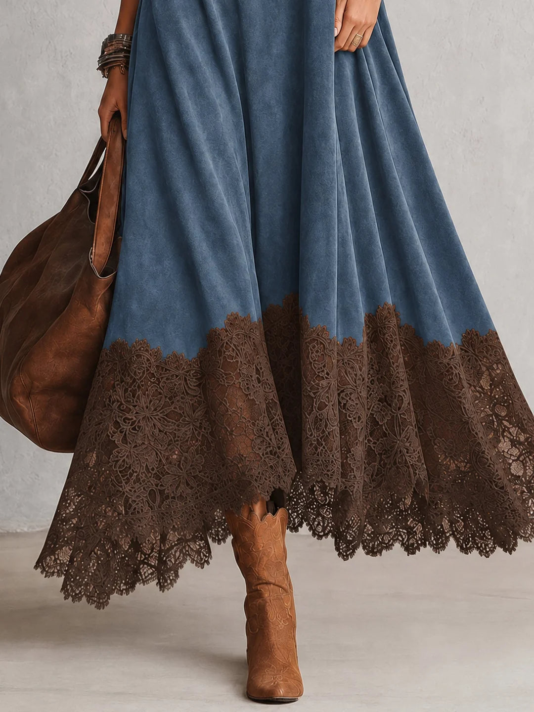 BRUNELLA | Robe Longue Effet Daim avec Bordure en Dentelle - Bleu