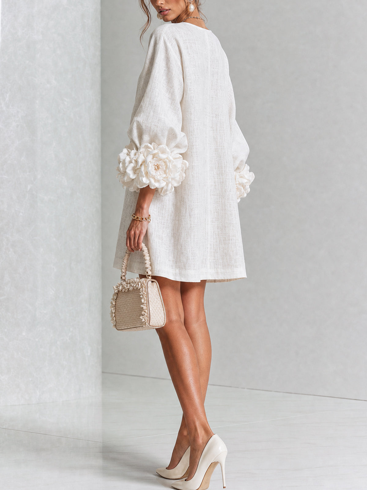 Vestido Mini Henrietta™ mostrando los botones en forma de flor