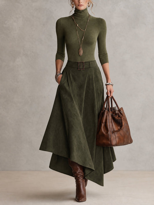 Ensemble composé d'un pull à col roulé extensible vert olive et d'une jupe asymétrique en suédine (avec ceinture)