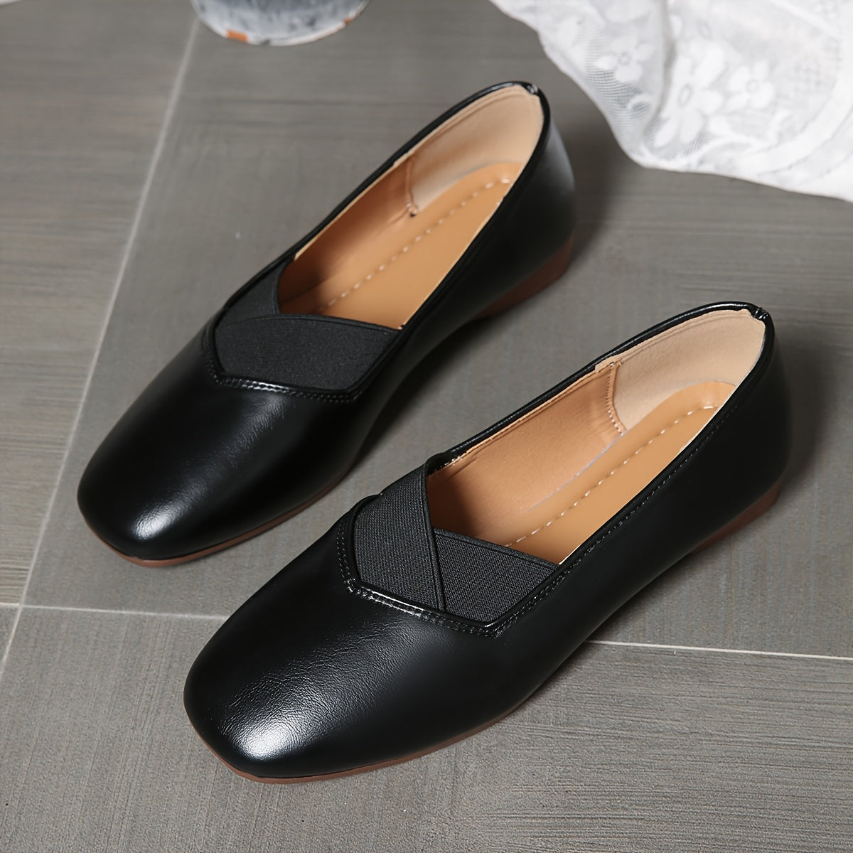 Claire | Ballerines à bout carré et brides croisées