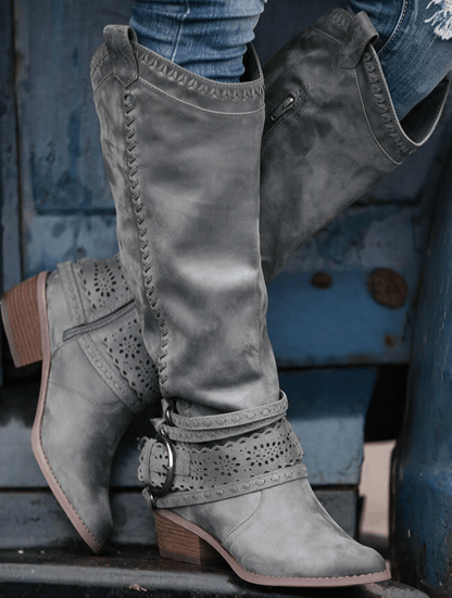 Solène | Bottes western slouchy à sangle harnais perforée et talon sculpté
