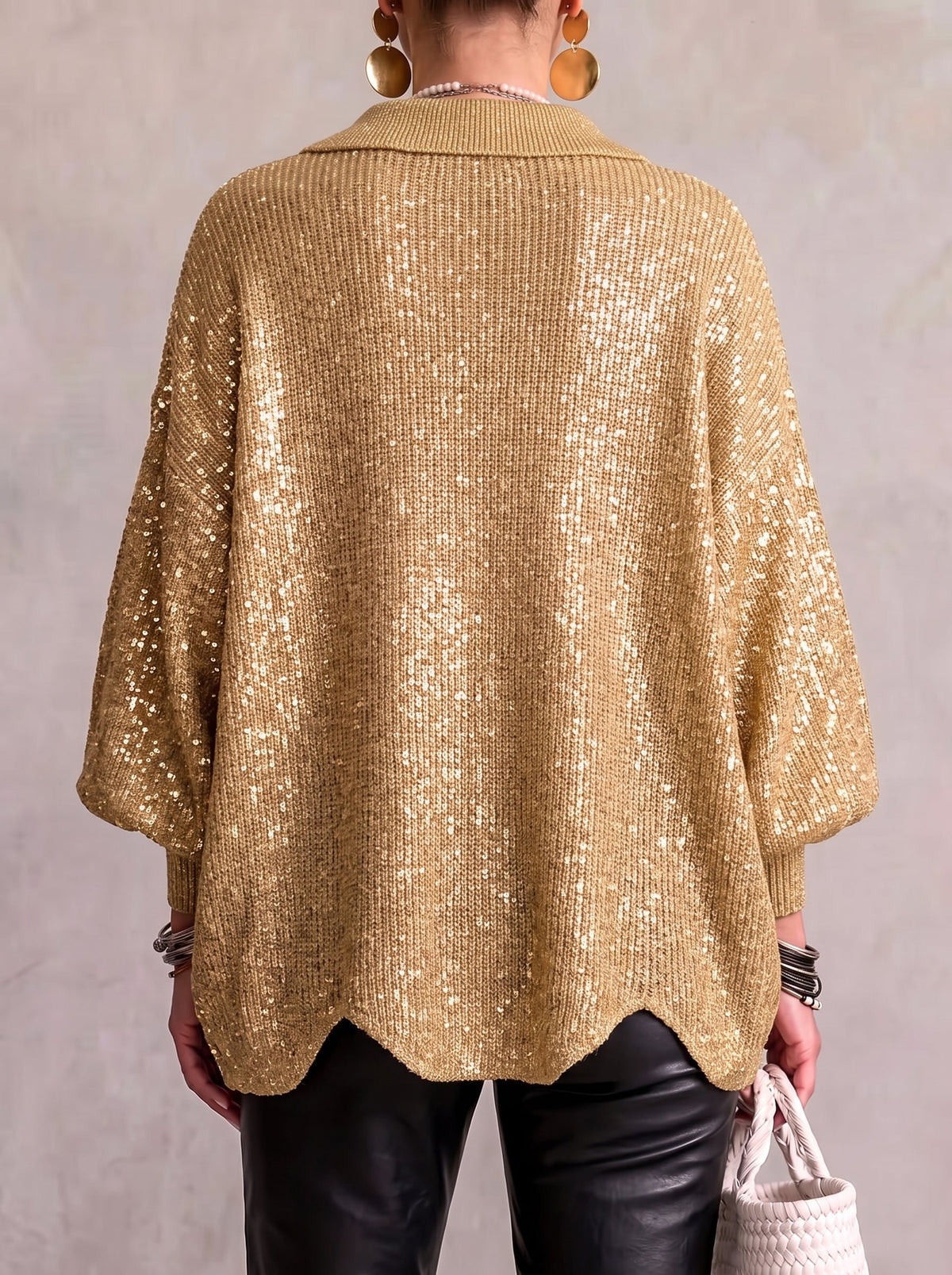 Cárdigan de punto oversize con cuello y botones metálicos grandes